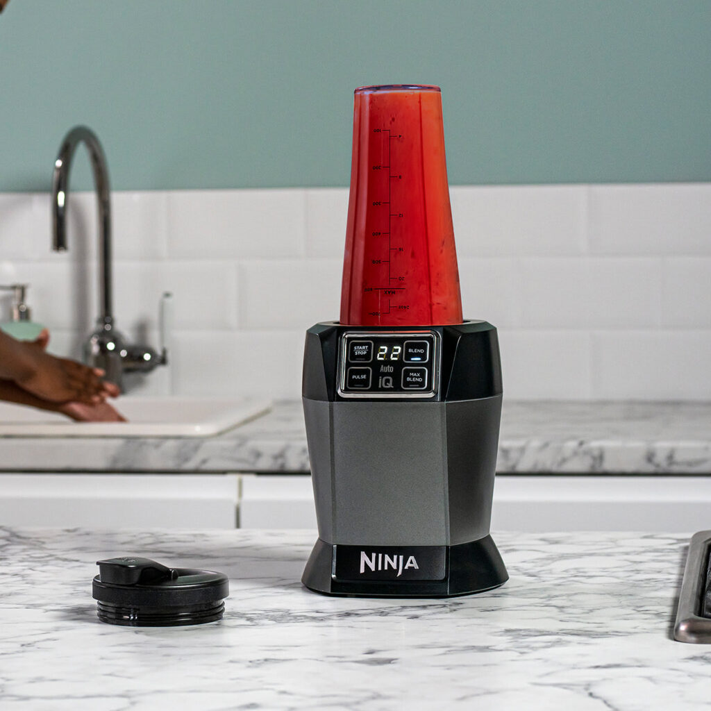 Ninja Blender BN495UK Blending 2